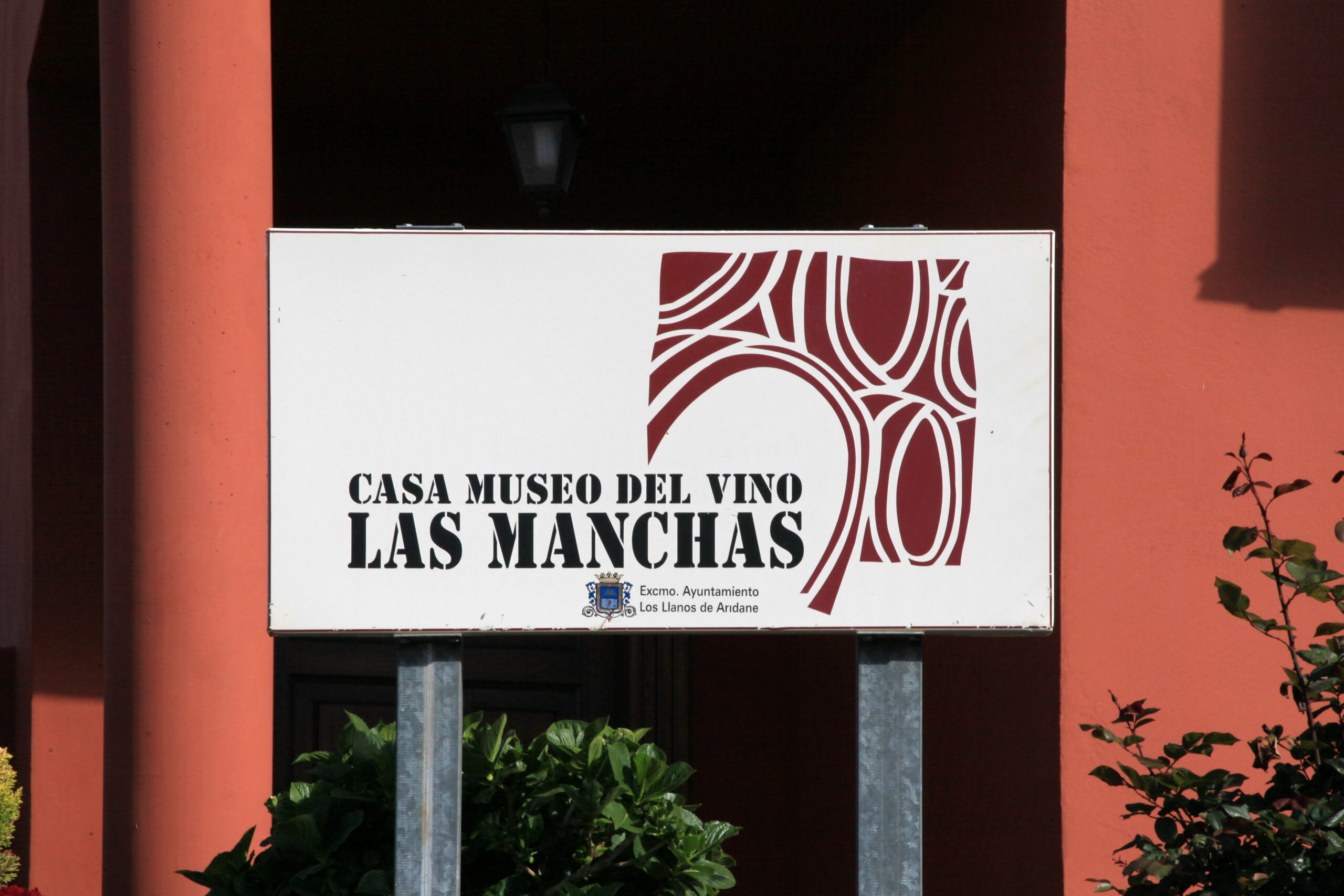 Casa Museo del Vino Las Manchas, a wine museum housed in a distinctively colored building in the Canary Islands.